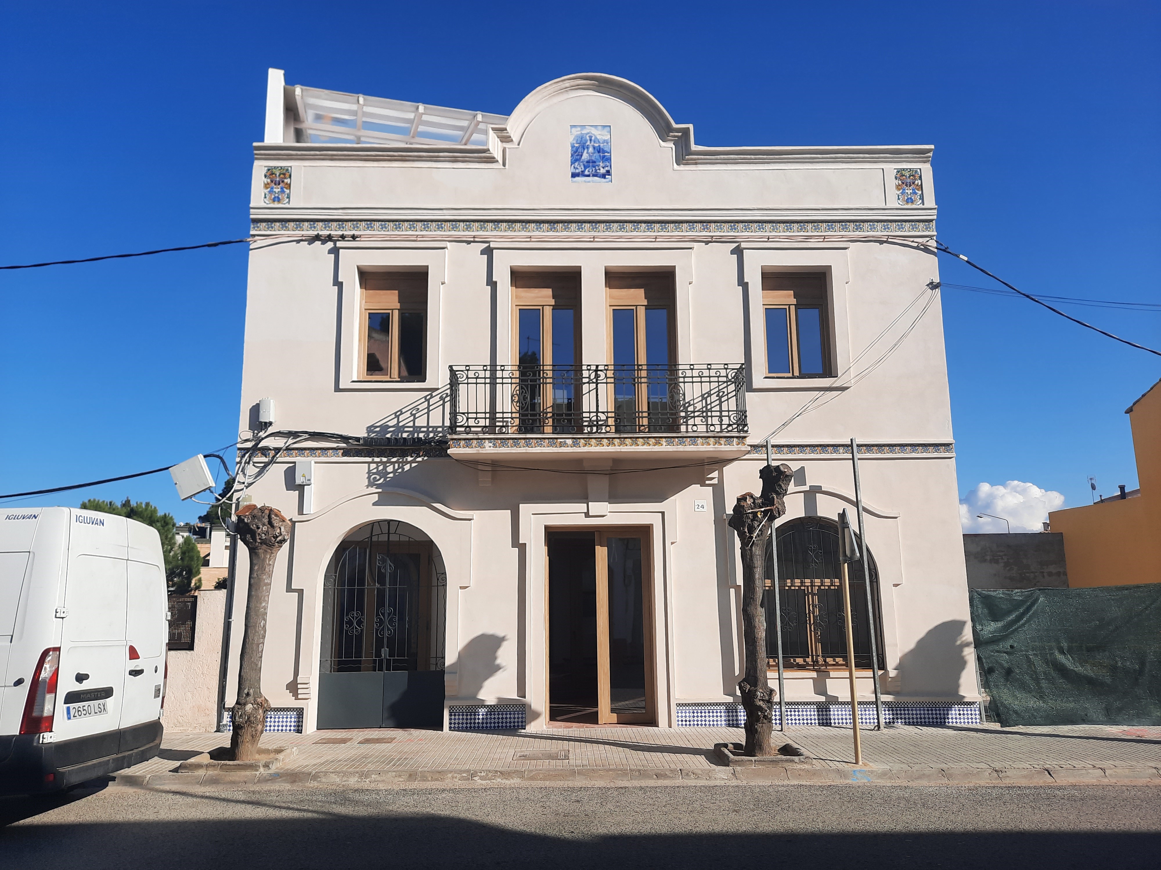 INAUGURACIO I PORTES OBERTES DELS NOUS D'HABITATGES D'&Uacute;S SOCIAL PER A GENT GRAN